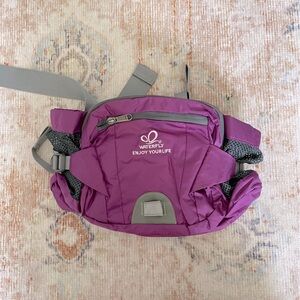NWOT Waterfly Fanny Pack with Water Bottle Pockets